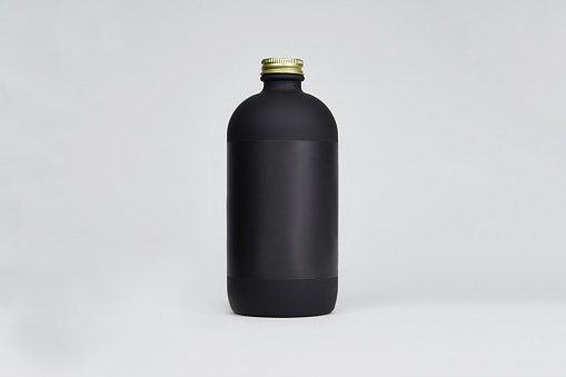 Observe a Quantidade de Shampoo Tonalizante Preto na Embalagem