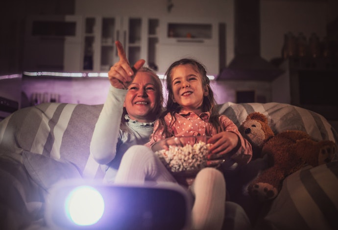 Para Acesso Direto a Apps, Opte por Projetores 4K com Android TV ou Google TV