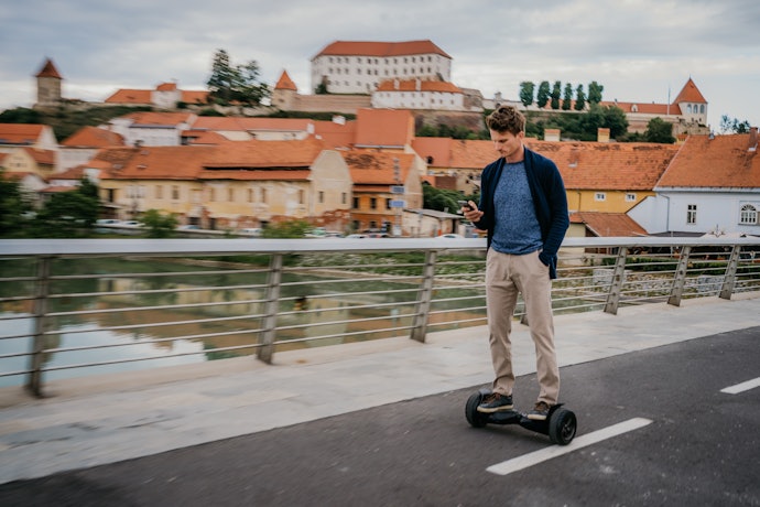 Analise a Velocidade Máxima que o Hoverboard Pode Alcançar