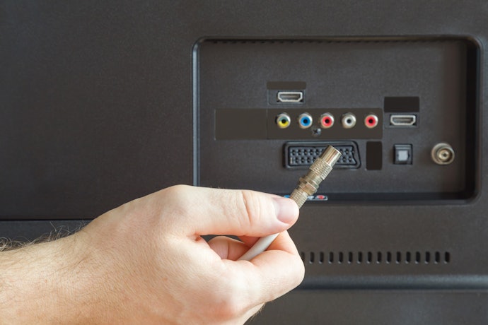 Para Garantir as Conexões Essenciais, Escolha uma TV com Pelo Menos 2 HDMI e 1 USB