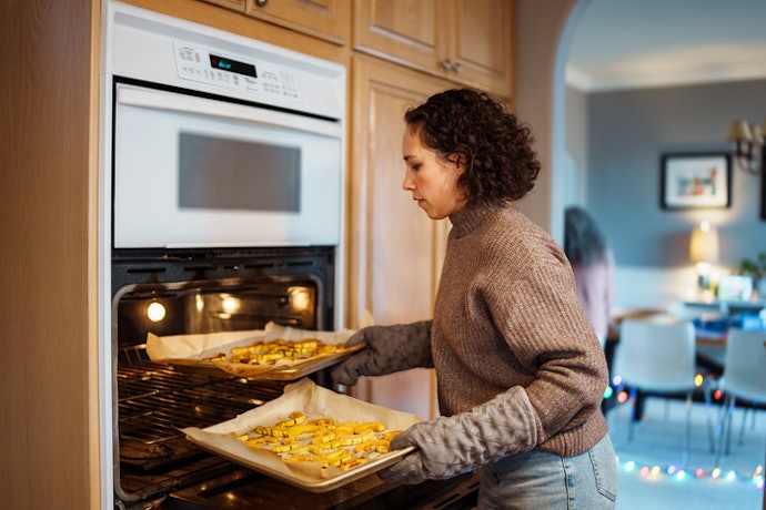 Para uma Alimentação sem Óleo, Opte pelo Forno Elétrico de Embutir com Air Fryer