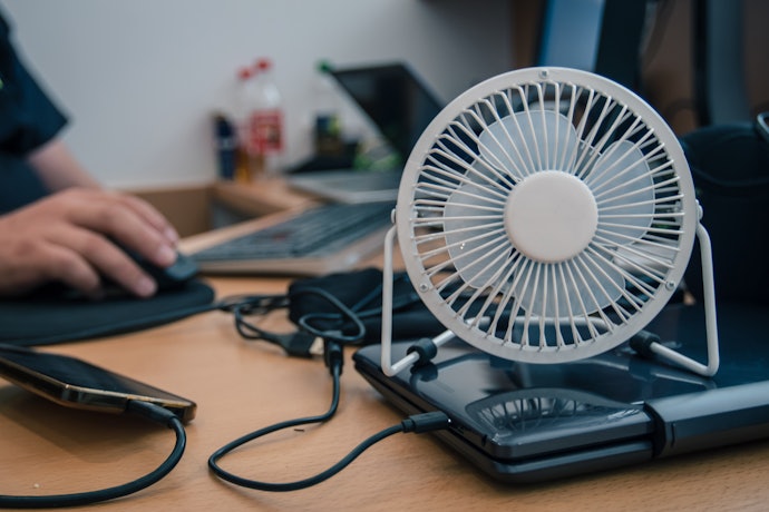 Mini Ventiladores USB com Estrutura em Metal São Mais Resistentes