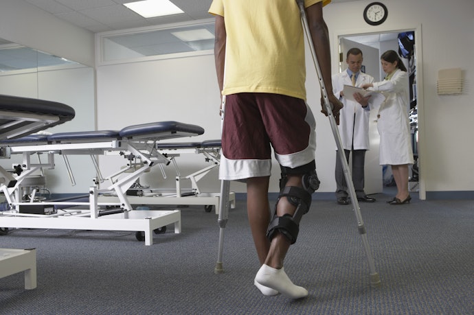 Muletas Têm Capacidade de até 130 kg! Observe o Limite de Peso Suportado