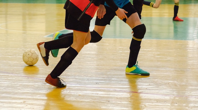 Quem Joga Campeonatos Deve Preferir Chuteiras Profissionais de Futsal da Marca