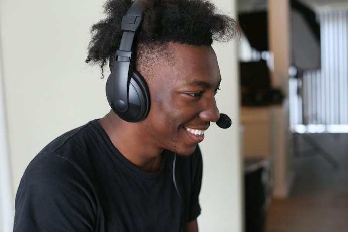 Microfone para PS4: Escolha um Headset com Cancelamento de Ruído para Comunicação Clara