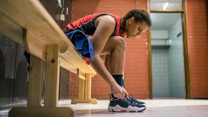 Tênis de Basquete Feminino com Cabedal de Material Sintético Oferece Mais Proteção