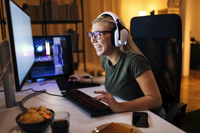 Veja se o Headset Possui Recursos Extras como Software de Ajustes e Iluminação RGB