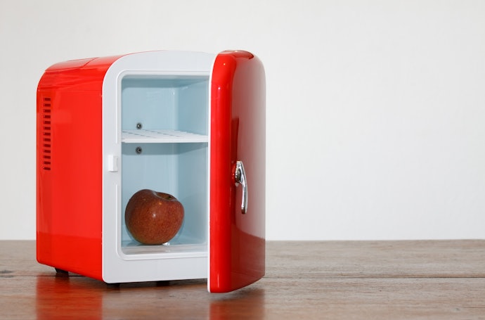 Mini Geladeiras Vermelhas Combinam com Decorações Retrô