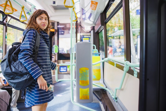 Se Usa Transporte Público, Priorize Mochilas Femininas Antifurto e Fechamento com Zíper