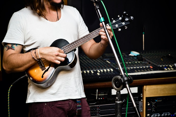Escolha Entre os Modelos Acústicos ou Eletroacústicos