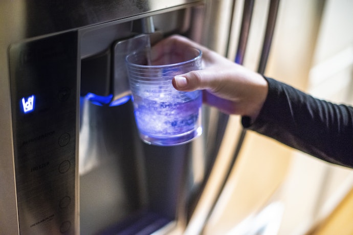 Recebe Muitas Visitas? Prefira uma Geladeira Inverse com Dispenser de Água e Gelo