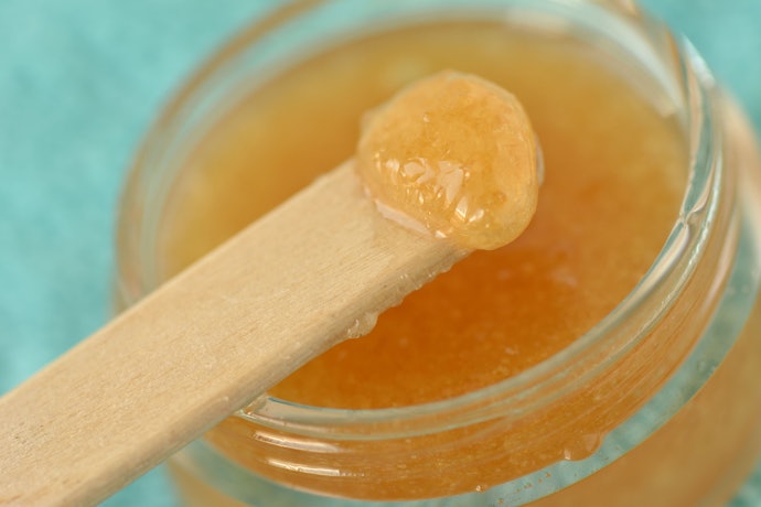 Para um Esfoliante Labial Mais Natural, Opte por Produtos Livres de Parabenos e Óleos Minerais