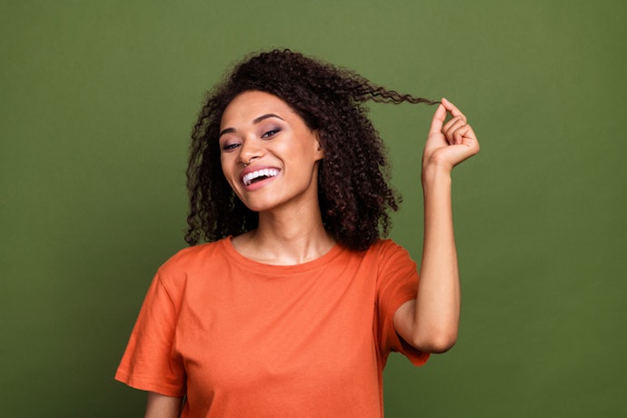 Para Não Aumentar o Frizz, Priorize o Uso de Shampoo Sem Sulfato