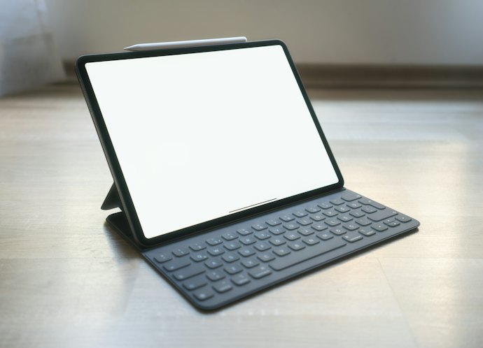 Teclados com Iluminação Podem Te Ajudar em Atividades em Locais Escuros ou à Noite