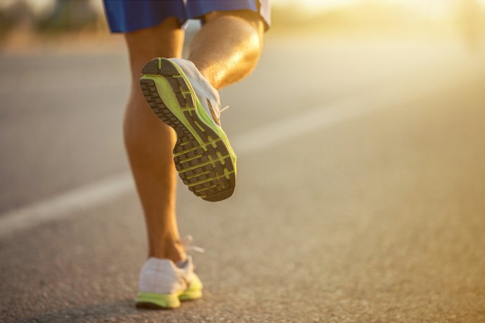 Se É Iniciante na Corrida, Prefira um Tênis de Corrida Masculino Barato com Amortecimento Macio