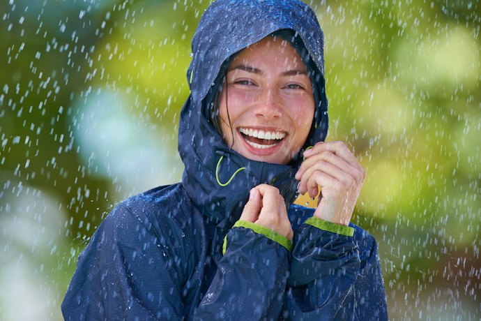 Ajustes na Capa de Chuva para Motoqueiro Feminina Garantem Mais Proteção