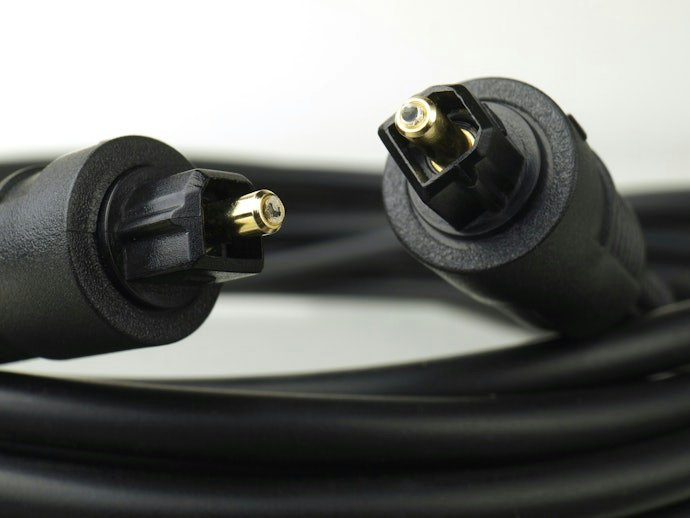 Para Evitar a Oxidação, Opte por um Cabo Óptico com Conector Banhado a Ouro