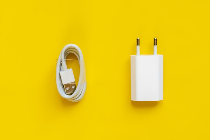 Atenção: se Seu iPhone é o 4 ou Anterior, Compre um Adaptador