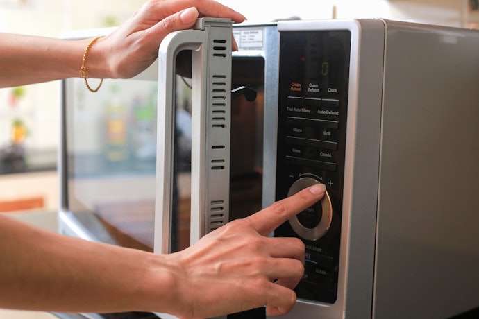 Micro-ondas Panasonic com 1450 W de Potência Esquentam a Comida Mais Rápido
