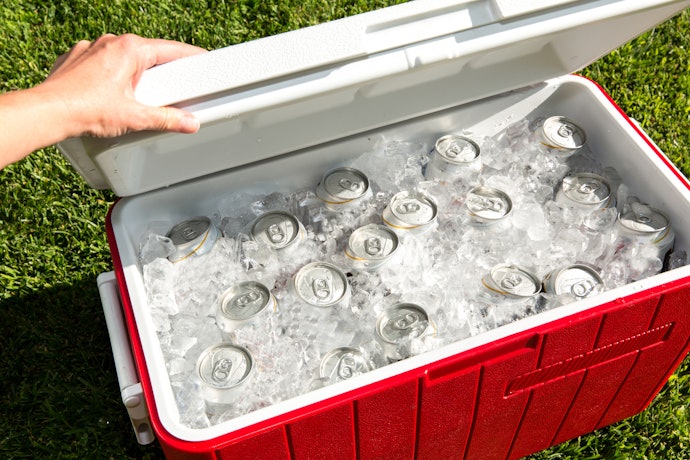 Para Ter Bebidas Geladas por Mais Tempo, Veja o Material e o Tempo de Conservação