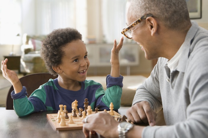 Crianças Pequenas em Casa? Confira a Classificação Etária!
