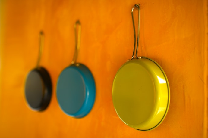 Para Cozinhas Estilosas, Prefira Frigideiras Coloridas