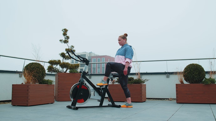 Quer uma Bicicleta Spinning Resistente e Estável? Escolha Quadro de Aço e Capacidade de 120 kg