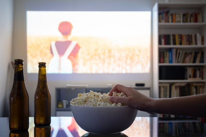 Para Assistir Filmes, Prefira Projetores com Taxa de Contraste de 100.000:1 e Projeção DLP
