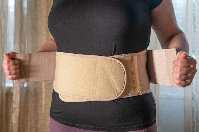 Para Vestir o Corretor Postural com Facilidade, Escolha Modelos com Fechamento em Velcro