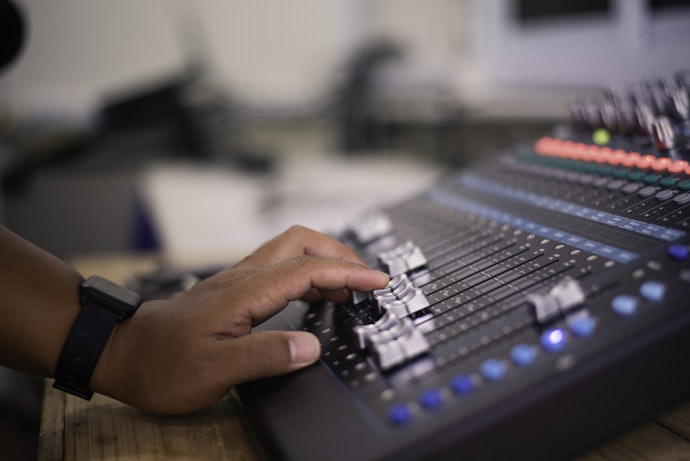 Tenha Mais Controle do Som com Atenuação de -20 e -40 dB