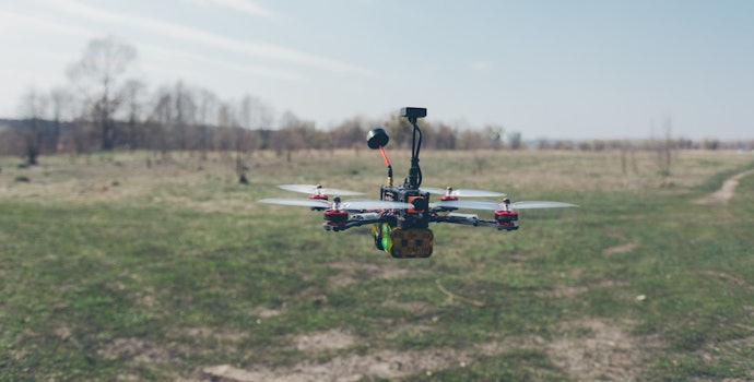 Para Captar Imagens em Áreas Maiores: Considere o Alcance do Drone