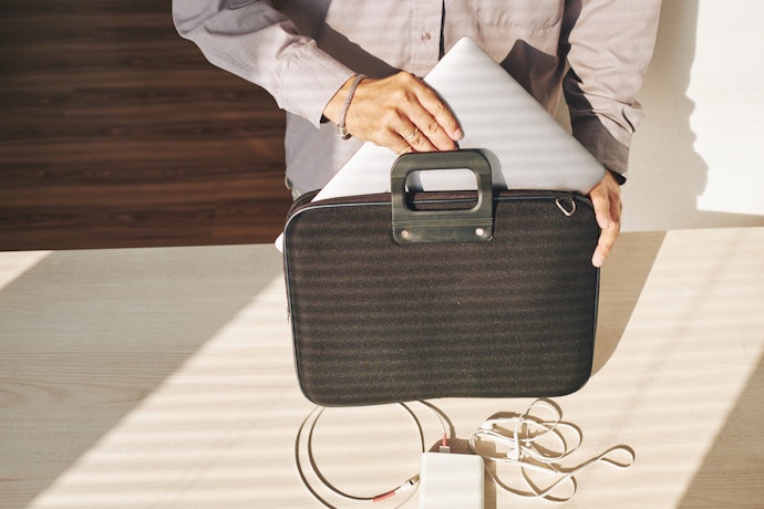 Para Transportar Facilmente na Mochila, Aposte em um Notebook i5 Full Hd 15.6" de até 1,5 kg