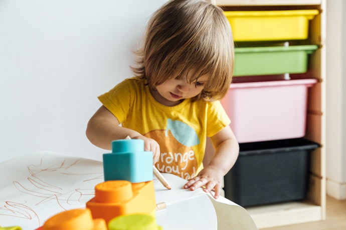Mesa Infantil de Madeira, Plástico ou MDF? Escolha a Mais Durável e Fácil de Limpar