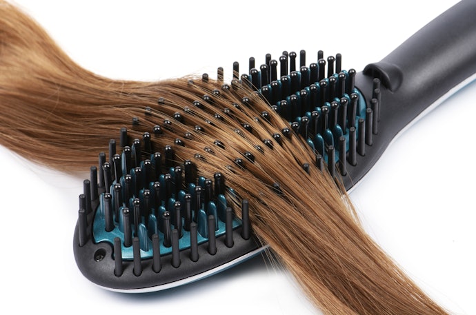 Se Quer um Cabelo com Mais Brilho, Use Escovas Alisadoras com Placa de Turmalina