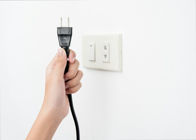 Verifique se o Modelo de Máquina de Costura Singer é Bivolt