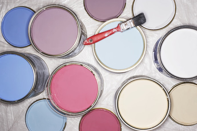 Aposte em Latas de Tinta Acrílica para Parede Maiores para Economizar