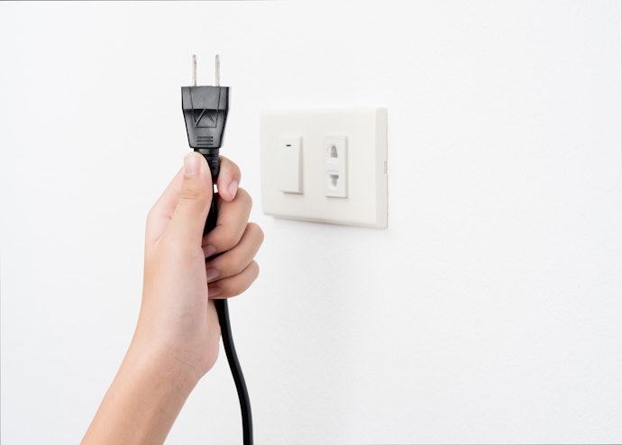 Verifique se o Modelo de Máquina de Costura Singer é Bivolt