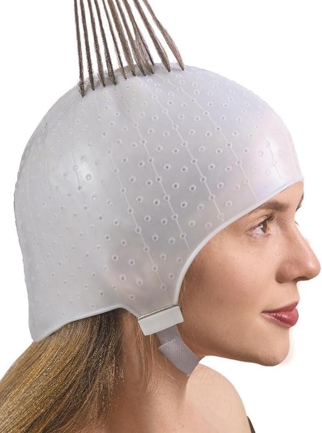 Para um Resultado Uniforme em Todo o Cabelo, Prefira Toucas com Furos Alinhados