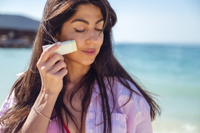 Busca Aplicação Fácil? Escolha a Textura do Protetor Solar Facial Conforme a Sua Preferência