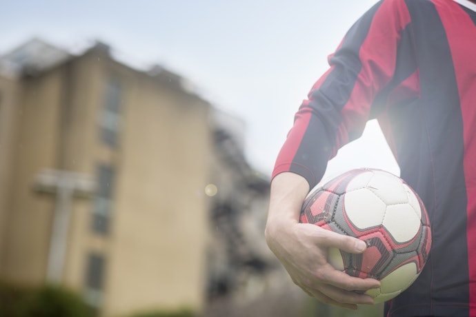 Quer uma Bola Society que Não Abra os Gomos? Prefira um Modelo Costurado à Máquina