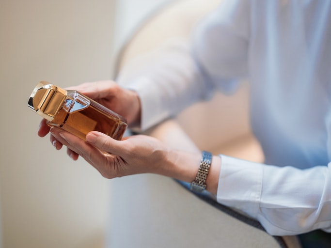 Para o Perfume Durar o Dia Todo, Prefira Versões Eau de Parfum com Maior Concentração de Óleos