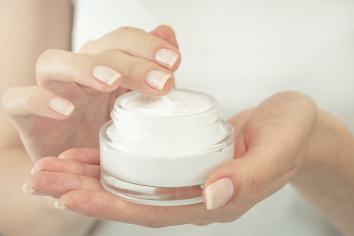 Escolha a Pomada para Cabelo Feminino entre Gel, Pó e Creme de Acordo com os Efeitos Desejados