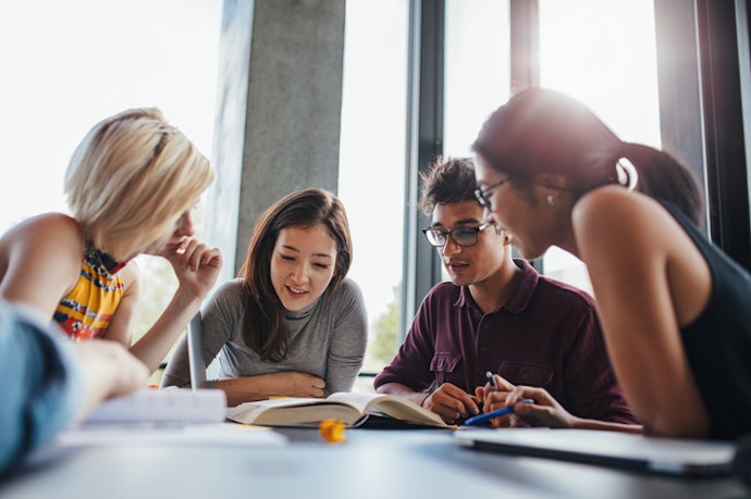 Se Você Quer Estudar em Grupo, Escolha Edições Comentadas