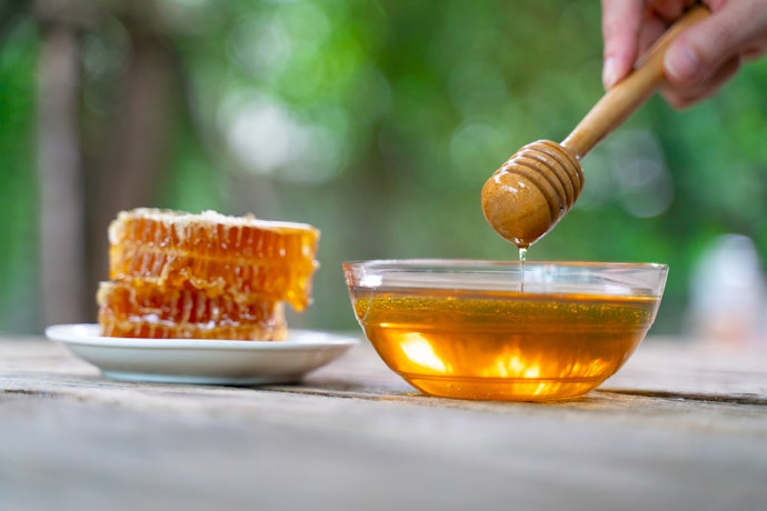 Prefira Parafinas Bronzeadoras com Ativos Hidratantes e Nutritivos