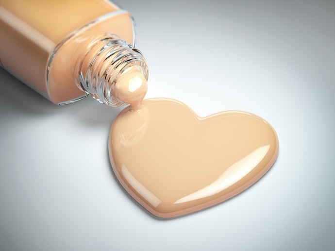 Para um Efeito Leve, Prefira Bases para Pele Madura com Acabamento Natural e Levemente Glow