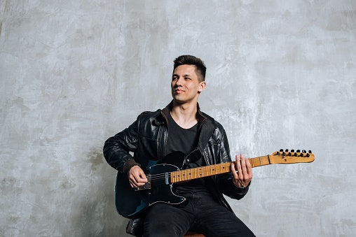Correias de Guitarra Acolchoadas Aliviam a Pressão nos Ombros