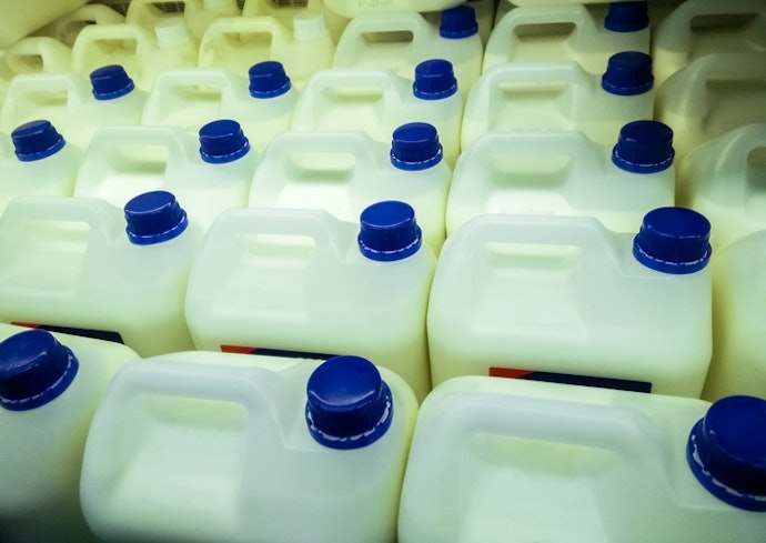Para Usar em Comércios, Prefira Detergentes para Lava-Louças Industriais e Embalagens Maiores