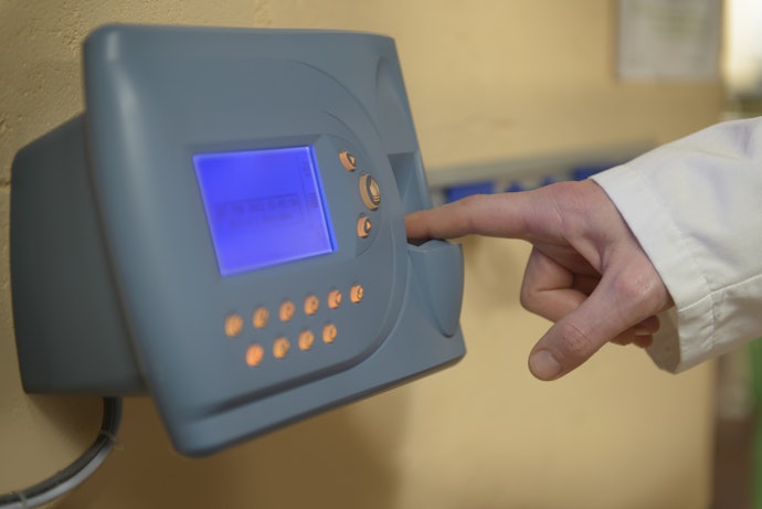 Prefira um Relógio de Ponto Certificado pelo INMETRO e que Siga as Normas do MTE