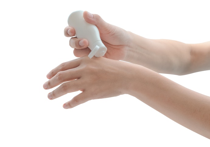 Opte pelo Amolecedor de Cutículas Hipoalergênico e Testado Dermatologicamente
