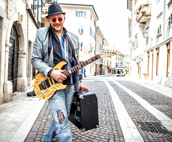 Priorize Amplificadores de Guitarra Leves e Compactos